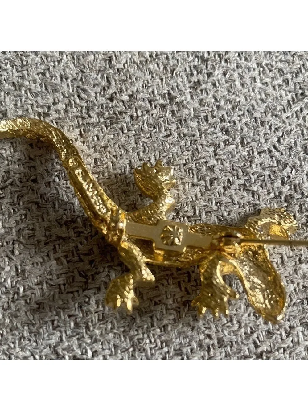 VINTAGE GERRY'S GOLD TONE LIZARD BROOCH PIN